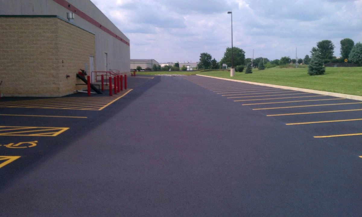 sealcoating a parking lotbig flsc